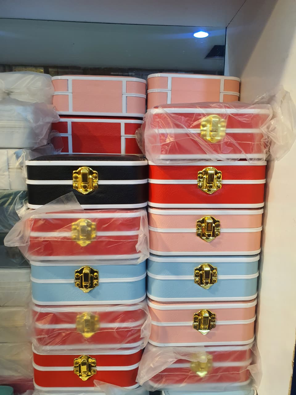 PORTABLE JEWELLERY ORGANIZER BOXES