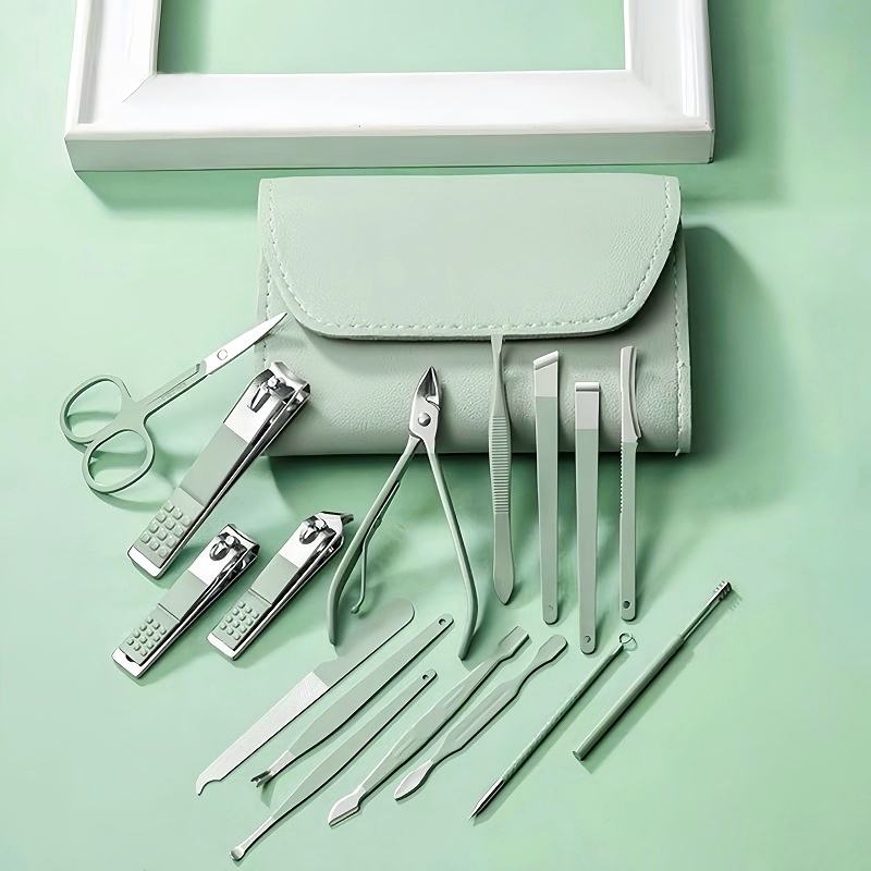 PROFESSIONAL MANICURE & PEDICURE KIT (16 Pcs)