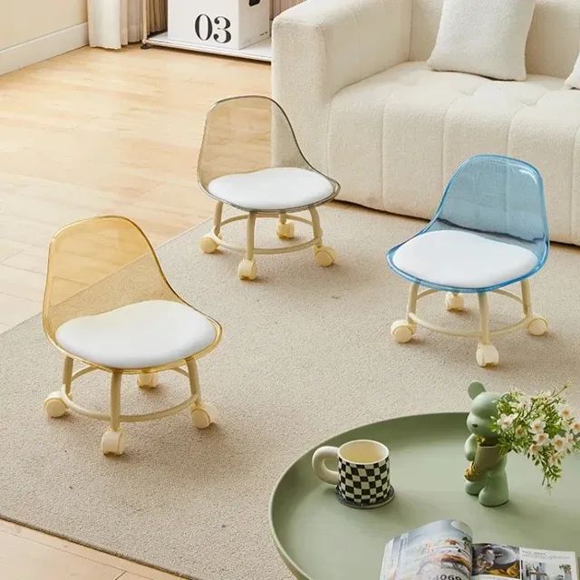 ROTATABLE TRANSPARENT CHAIR